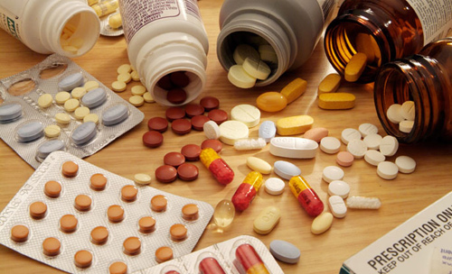 Những loại thuốc cần có trong tủ thuốc gia đình ngày tết
